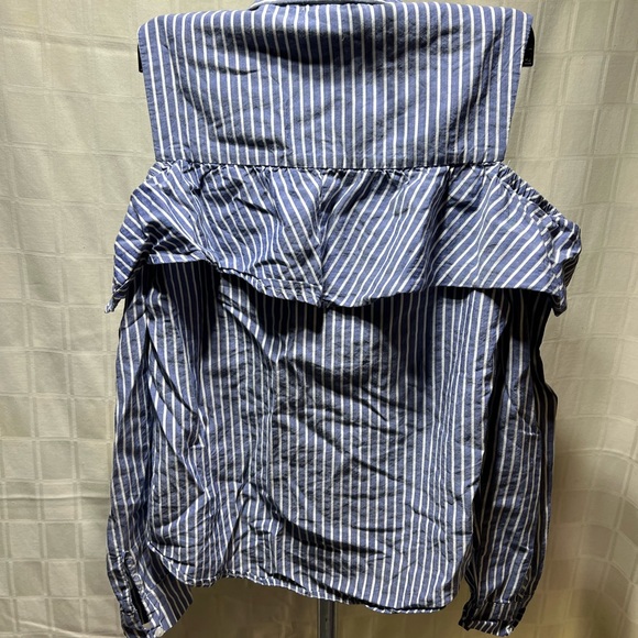 HARLOW & GRAHAM • Open Shoulder Button Down - Picture 5 of 7